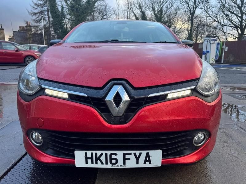 Red Used 2016 Renault Clio IV Dynamique Hatchback | £5,495 (Good price) - Image 1/4