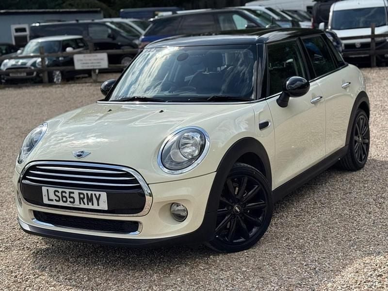 White Used 2015 Mini Cooper Hatch Hatchback | £9,244 (Fair price) - Image 1/3