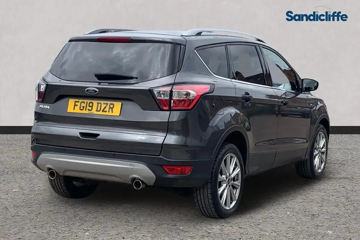 Used Ford Kuga Titanium 150 HP (110 kW) 2019 Grey SUV