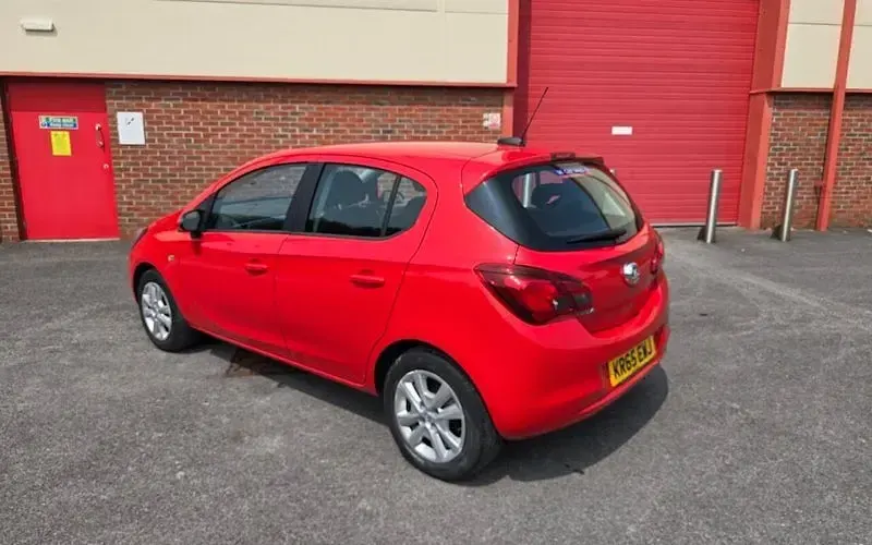 Used Vauxhall Corsa Design Edition 75 HP (55 kW) 2015 Red Hatchback