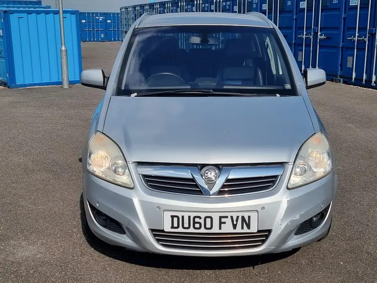 Second-hand Vauxhall Zafira Elite 2010 Argintiu Monovolum