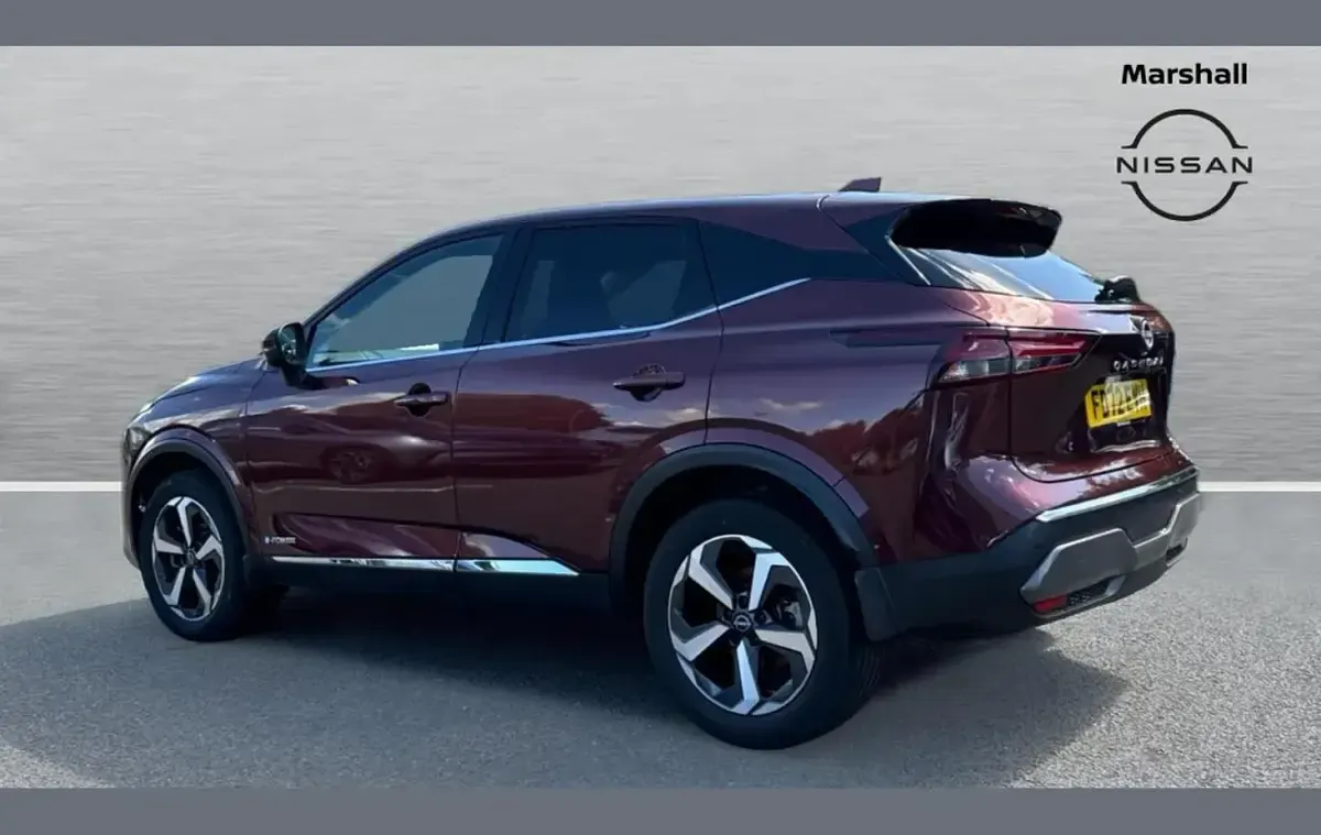 Used Nissan Qashqai N-Connecta 190 HP (139 kW) 2022 Red SUV