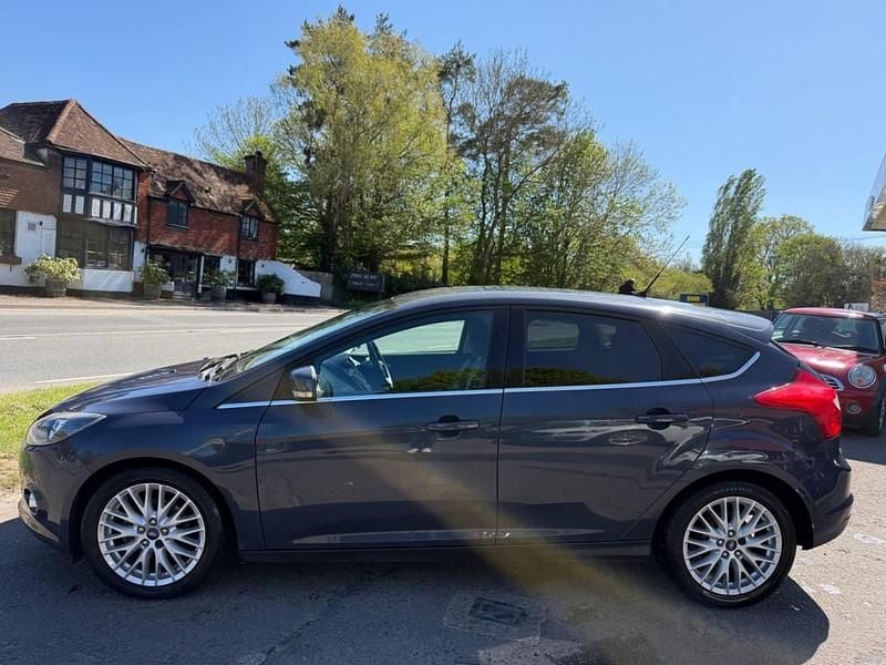 Used Ford Focus Zetec 125 HP (91 kW) 2013 Grey Hatchback