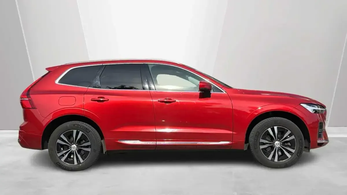Used Volvo XC60 Inscription 350 HP (257 kW) 2022 Red SUV
