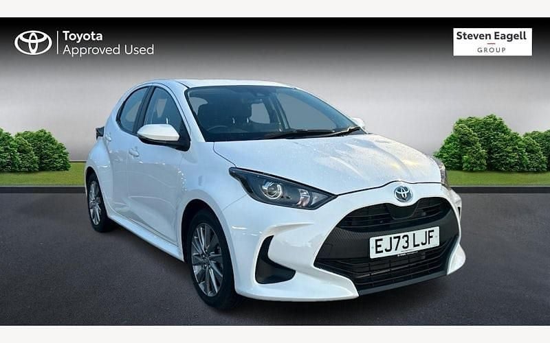 Used 2025 Toyota Yaris Hybrid Hatchback | £18,986 (Good price) - Image 1/4