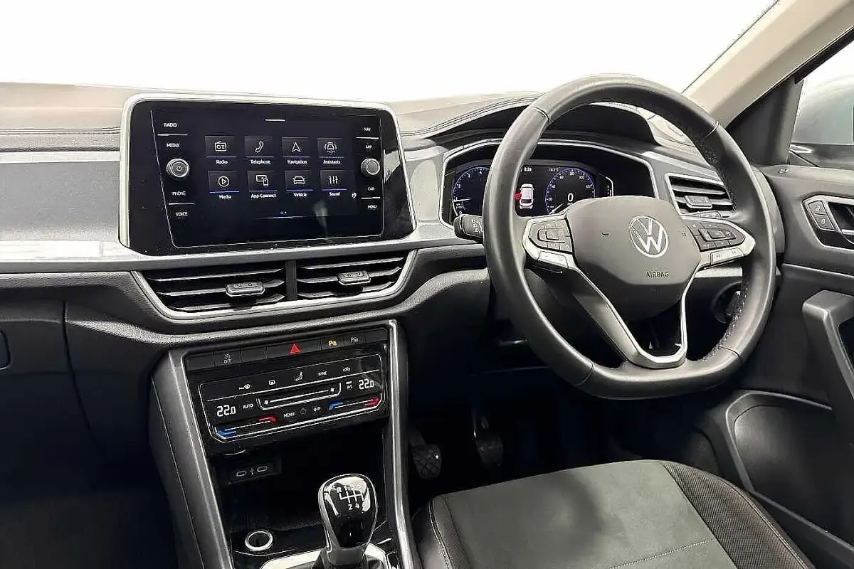 Used VW T-Roc Style 150 HP (110 kW) 2025 Silver SUV