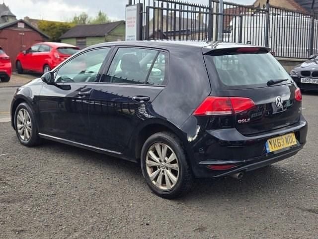Begagnad VW Golf VII SE 105 HK (77 kW) 2013 Svart Halvkombi
