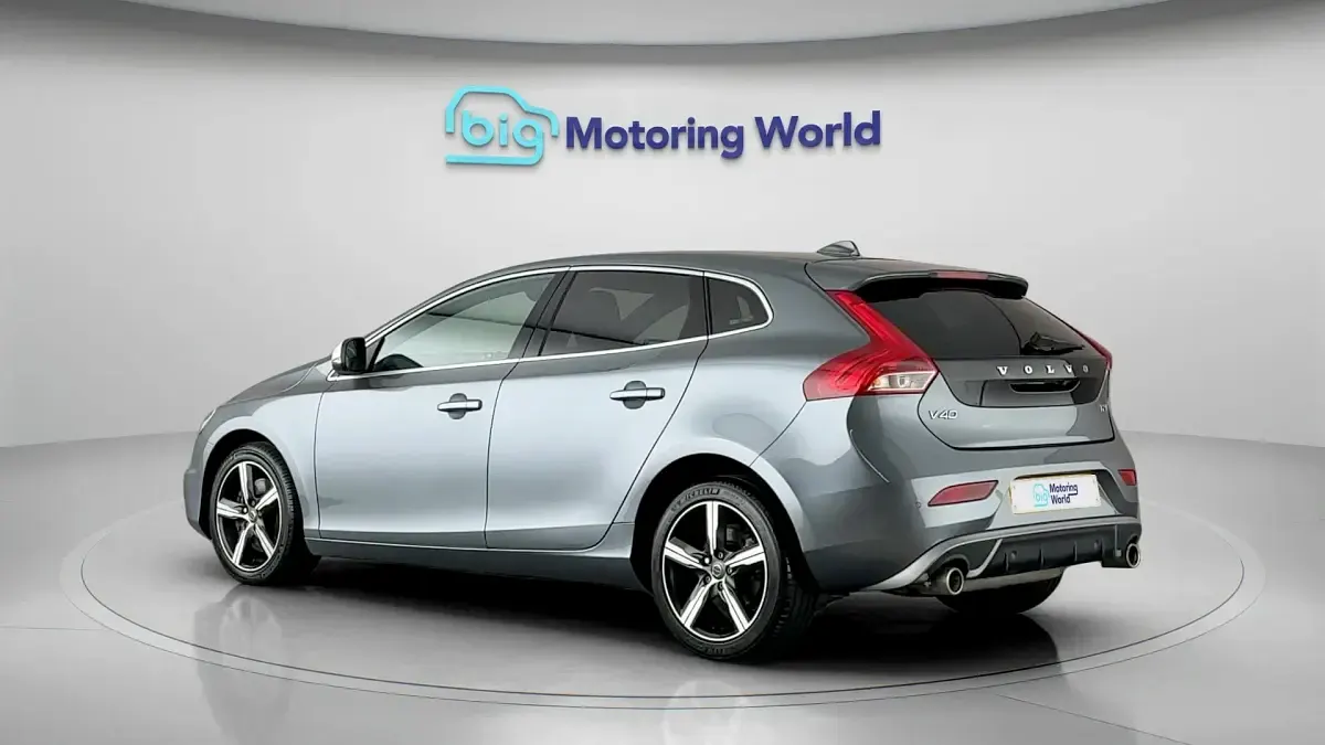 Begagnad Volvo V40 R-Design 121 HK (88 kW) 2018