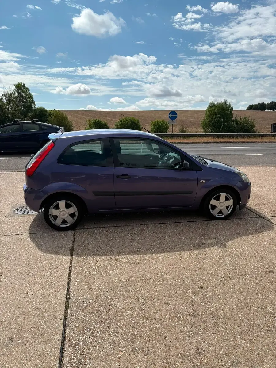 Used Ford Fiesta Zetec 80 HP (58 kW) 2006 Blue Hatchback