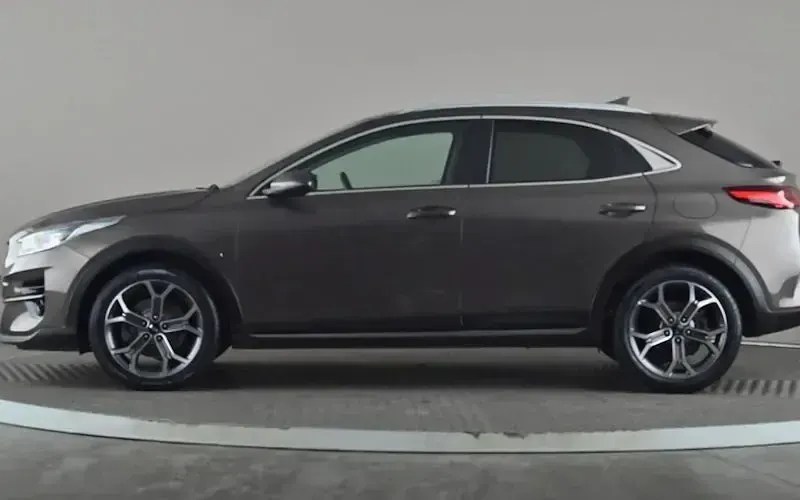 Used Kia XCeed 120 HP (88 kW) 2021 Brown SUV