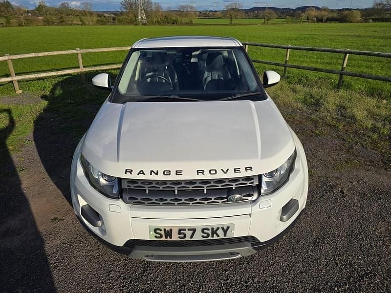 Used Land Rover Range Rover evoque Pure 190 HP (139 kW) 2015 White Estate