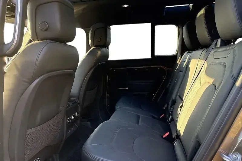 Usado Land Rover Defender HSE Dynamic 2025 Castanho SUV