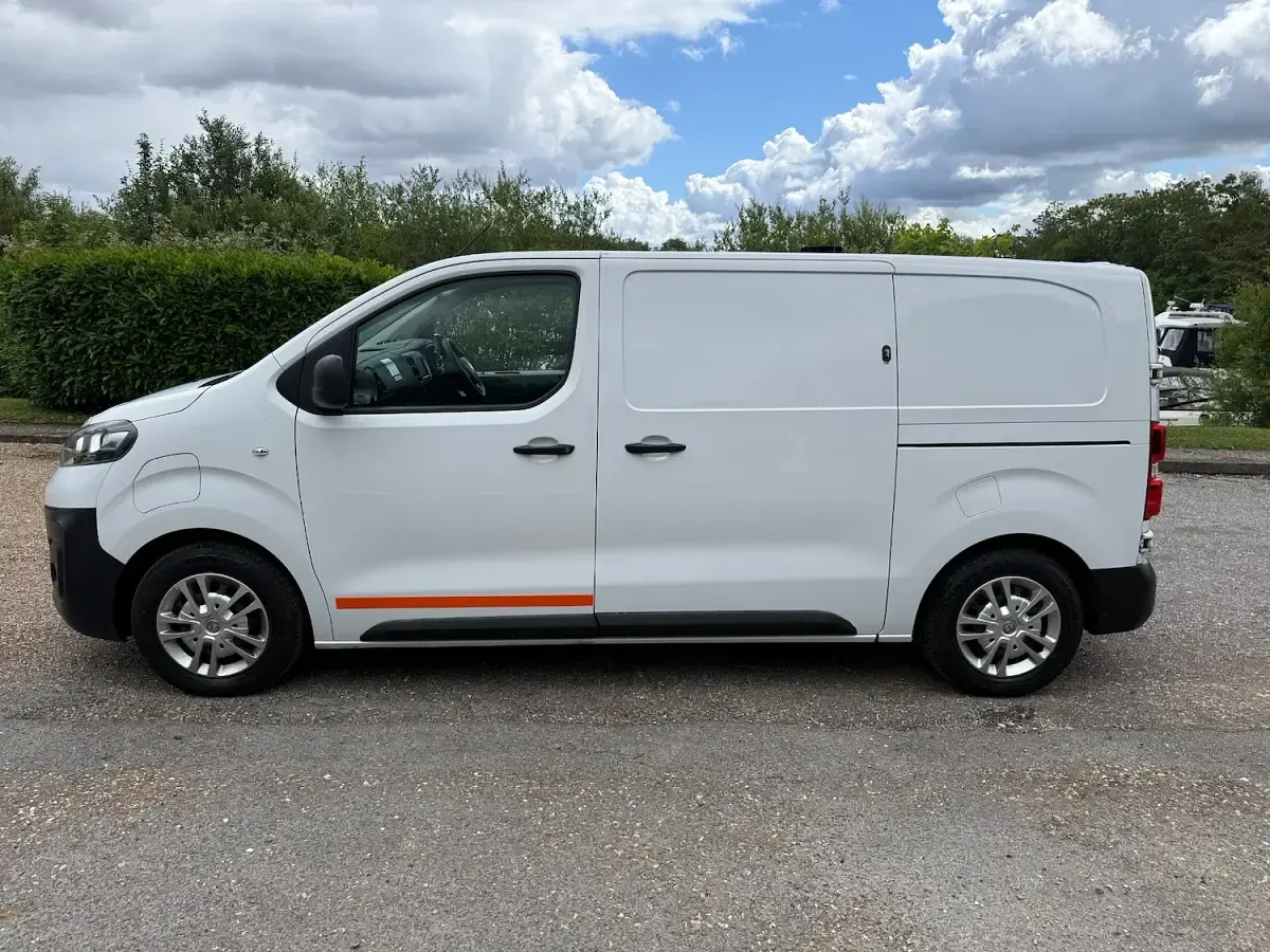 Used Vauxhall Vivaro 100 kW (136 HP) 2022 White MPV