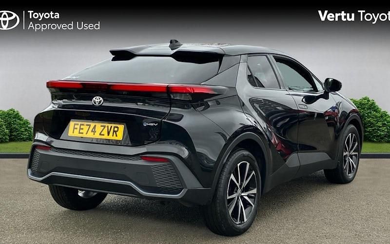 Used Toyota C-HR Design 140 HP (102 kW) 2026 SUV