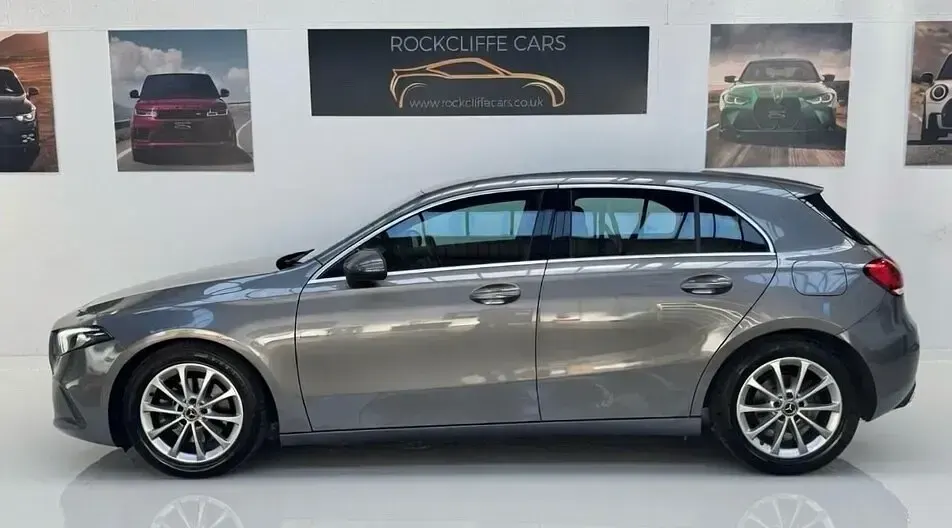 Usado Mercedes A200 163 HP (119 kW) 2019 Cinzento Citadino