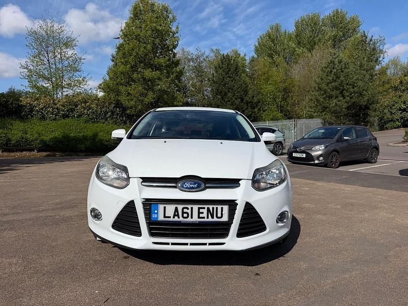 Used Ford Focus Zetec 2012 White Hatchback