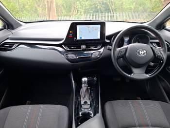 Used Toyota C-HR Sport 122 HP (89 kW) 2023 White SUV