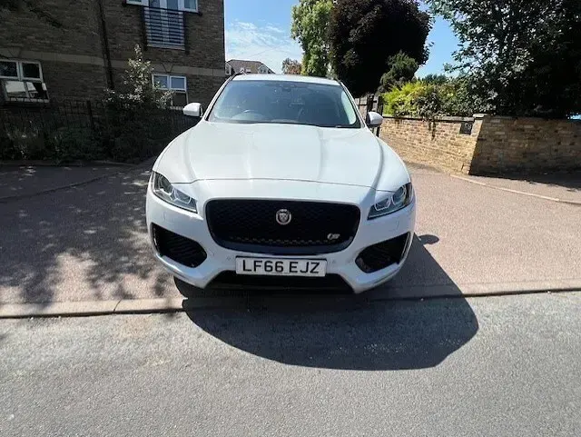 Used Jaguar F-Pace Supercharged 380 HP (279 kW) 2016 White SUV