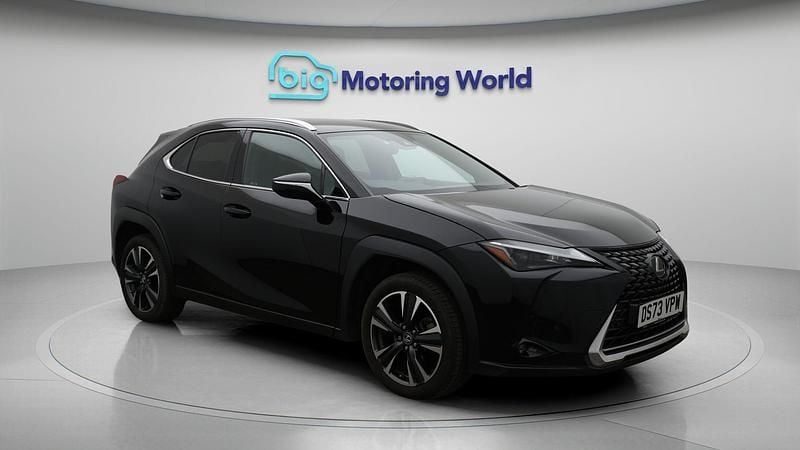 Used 2024 Lexus UX SUV | £22,200 (Fair price) - Image 1/4