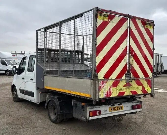 Used Vauxhall Movano 145 HP (106 kW) 2017 White MPV