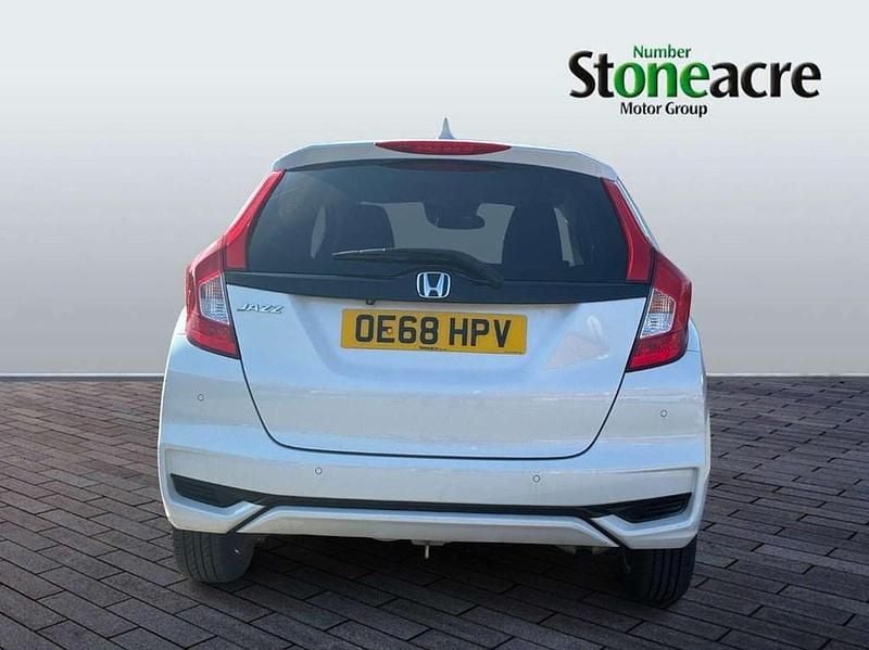 Used Honda Jazz EX 102 HP (75 kW) 2018 White Hatchback