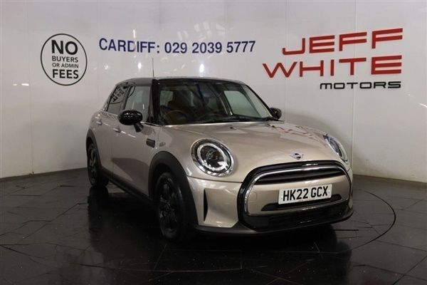 Grey Used 2022 Mini Cooper Classic Hatchback | £14,988 (Good price) - Image 1/4