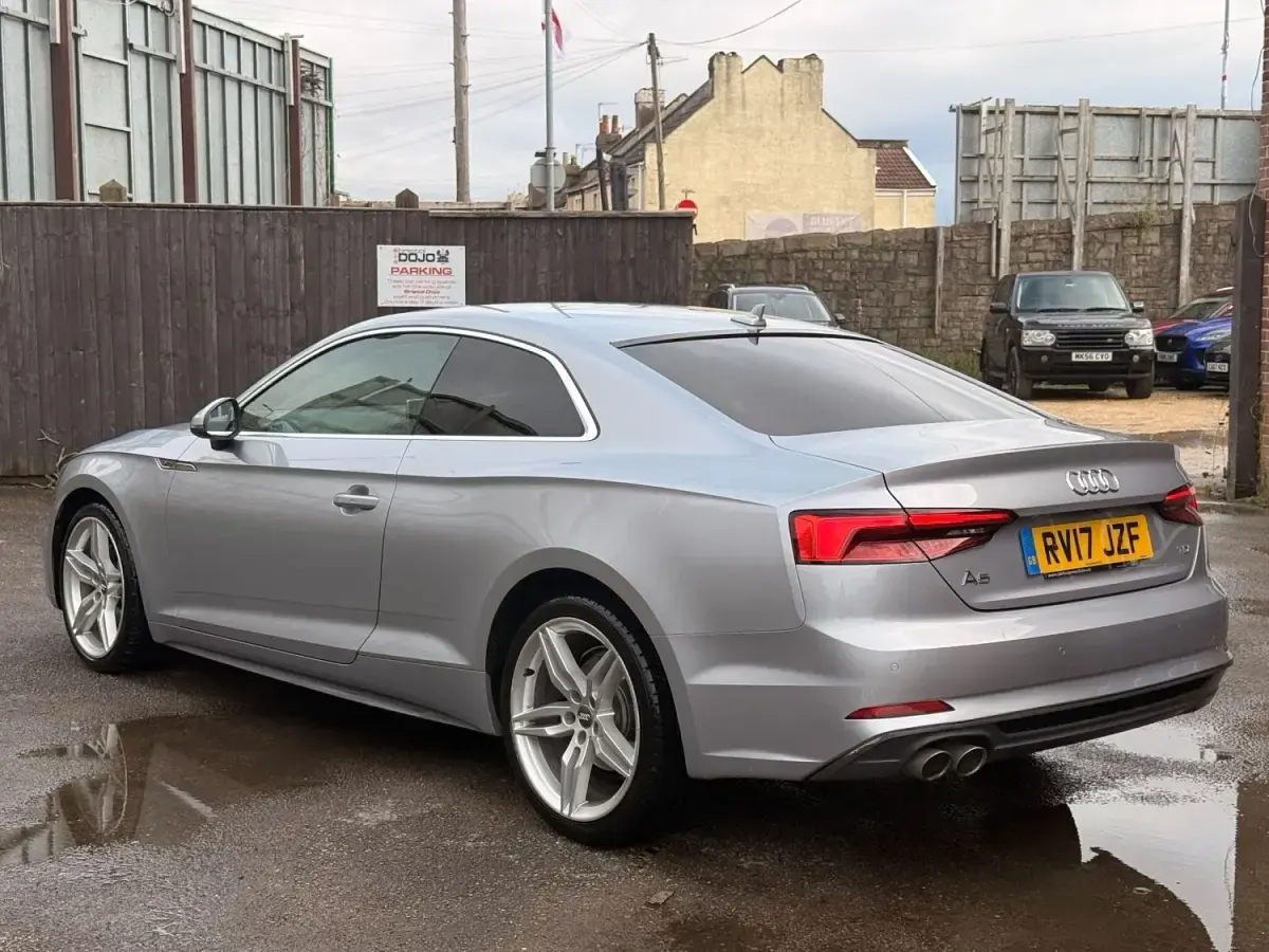 Używany Audi A5 S-Line 190 KM (139 kW) 2017 Srebrny Coupe