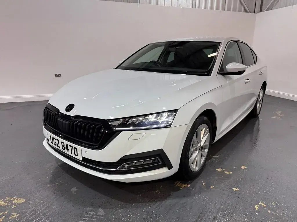 Used Skoda Octavia SE L 116 HP (85 kW) 2021 White Hatchback