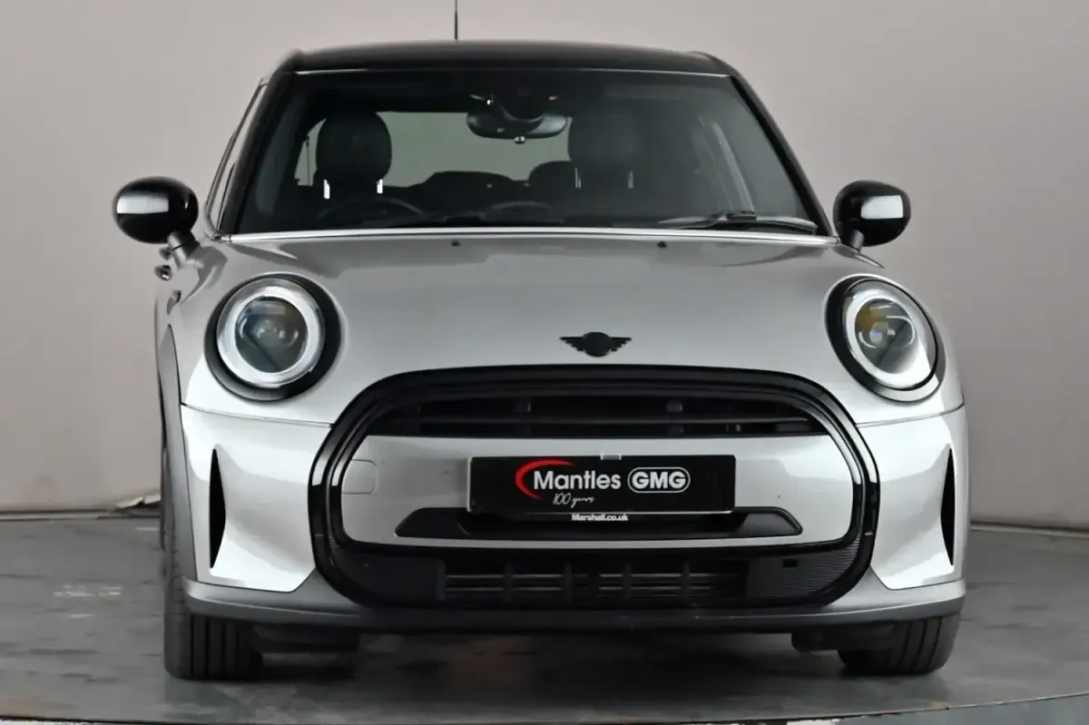 Używany Mini Cooper Exclusive 136 KM (100 kW) 2023 Srebrny Hatchback