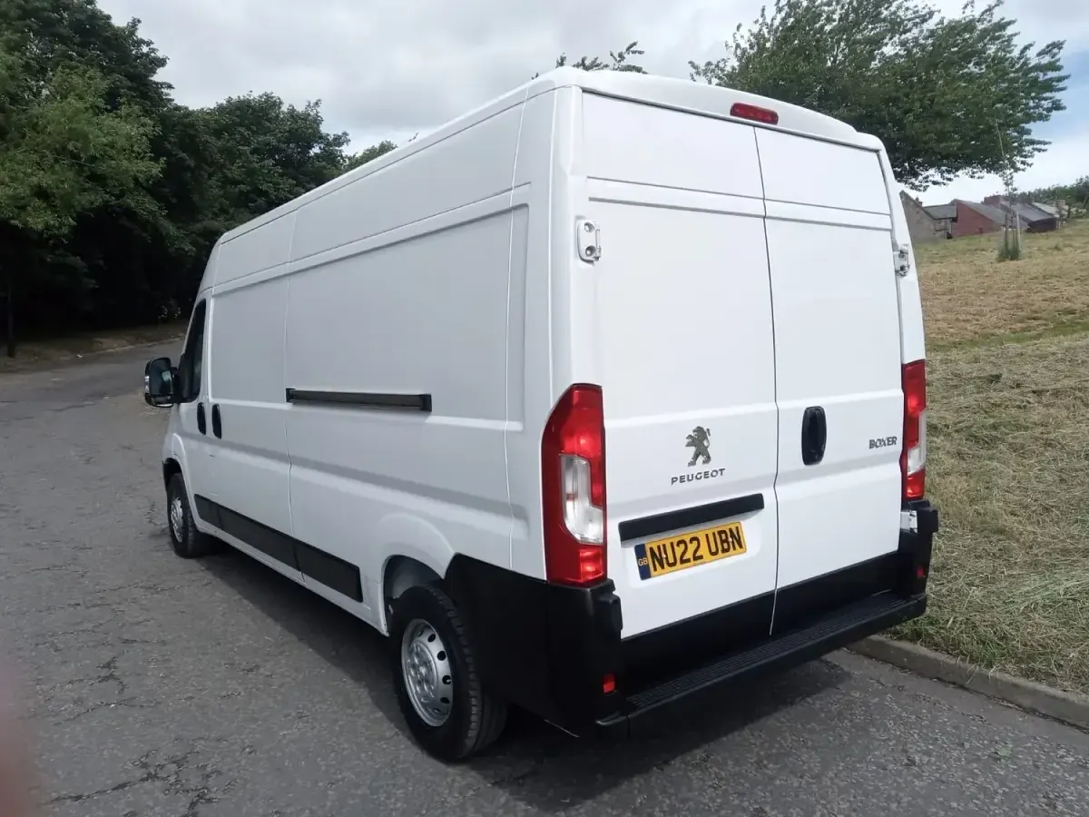 Used Peugeot Boxer S 140 HP (102 kW) 2022 White Van