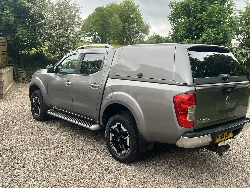 Begagnad Nissan Navara Tekna 190 HK (139 kW) 2019 Grå Pickup