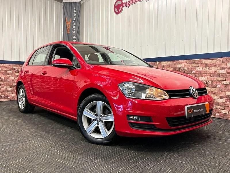 Used VW Golf VII Match 122 HP (89 kW) 2015 Red Hatchback
