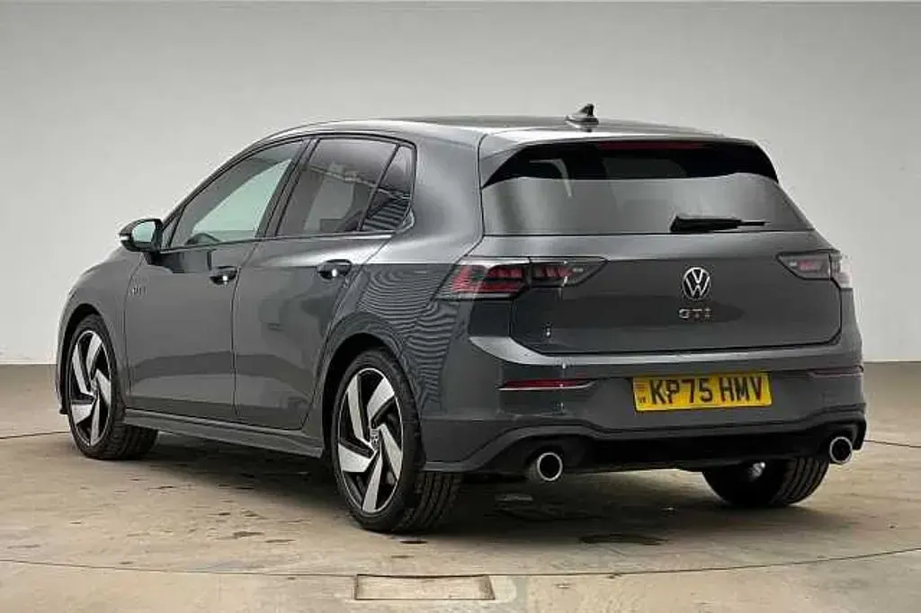 Second-hand VW Golf VIII 265 CP (194 kW) 2025