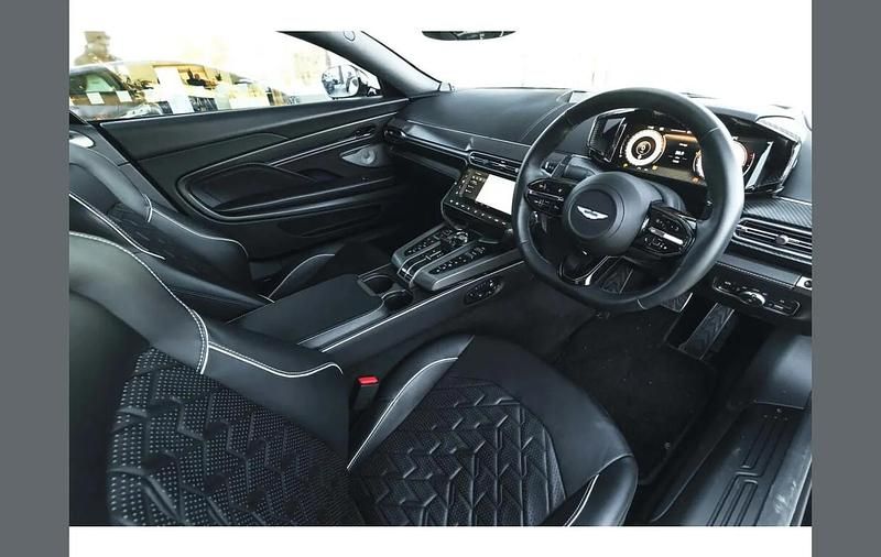 Used Aston Martin Vanquish 823 HP (605 kW) 2025 Silver Coupe