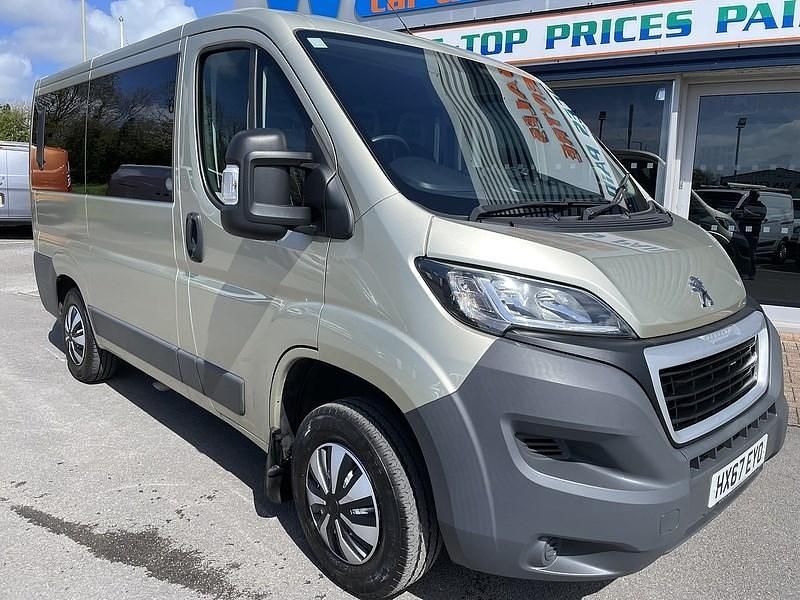 Second-hand Peugeot Boxer 110 CP (80 kW) 2017 Auriu Van