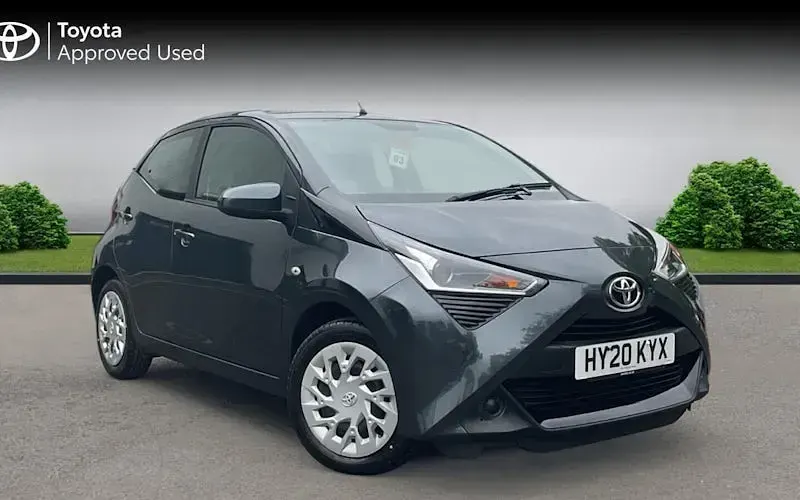 Used Toyota Aygo X-play 72 HP (52 kW) 2020 Hatchback