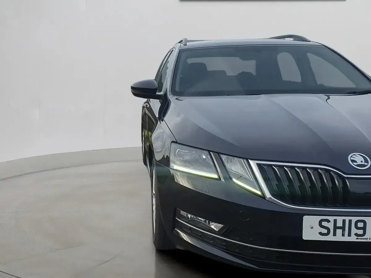 Used Skoda Octavia SE L 150 HP (110 kW) 2019 Black Estate