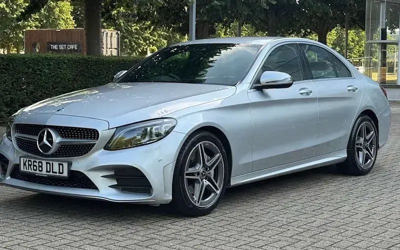 Used Mercedes C200 AMG Line Premium 184 HP (135 kW) 2018 Silver Sedan