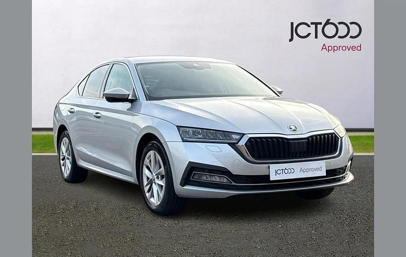 Used Skoda Octavia SE L 147 HP (108 kW) 2022 Silver Hatchback