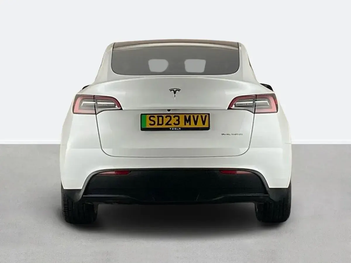 Used Tesla Model Y Long Range AWD 378 kW (514 HP) 2023 White SUV