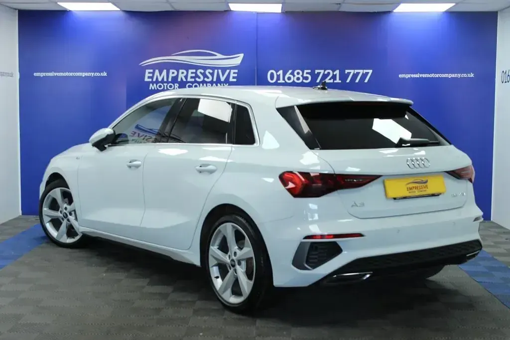 Used Audi A3 Sportback S-Line 150 HP (110 kW) 2022 White Hatchback
