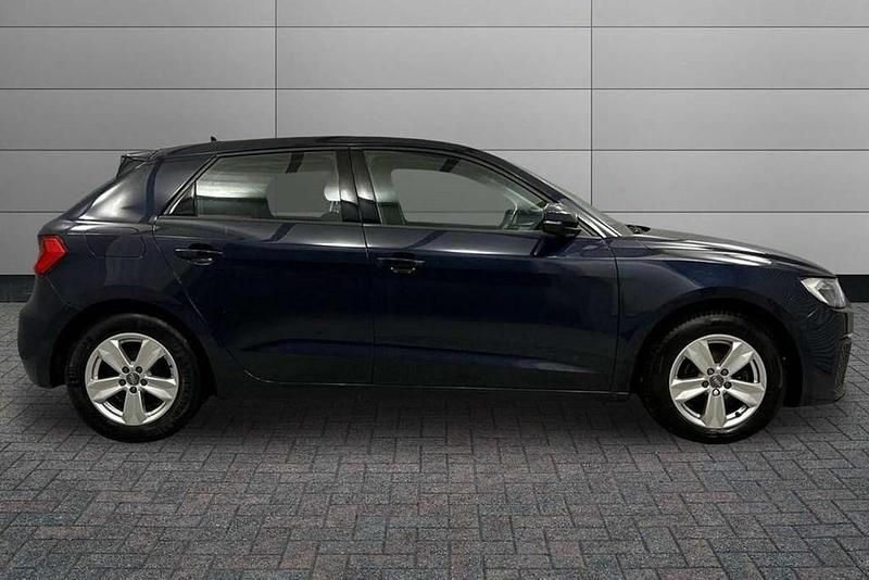 Used Audi A1 Design 94 HP (69 kW) 2019 Blue Hatchback