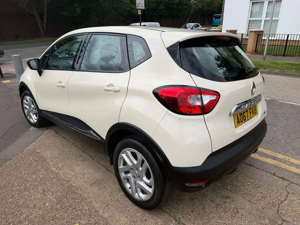 Usado Renault Captur Dynamique 2017 Beige SUV