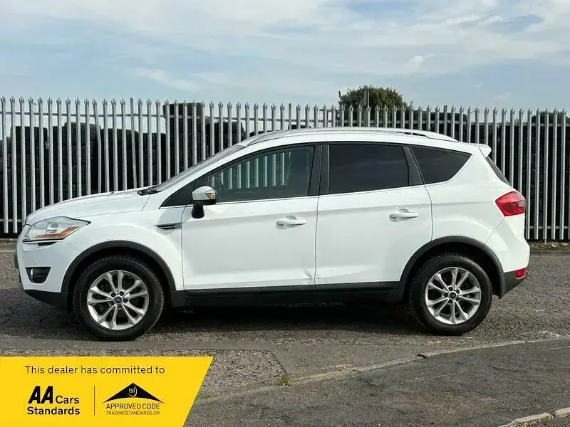 Used Ford Kuga Zetec 140 HP (102 kW) 2012 White SUV