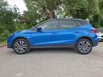 Used Seat Arona SE 95 HP (69 kW) 2023 Blue SUV