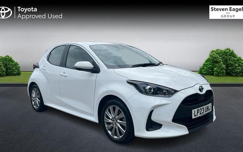 Used 2025 Toyota Yaris Hybrid Hatchback | £16,912 (Good price) - Image 1/4