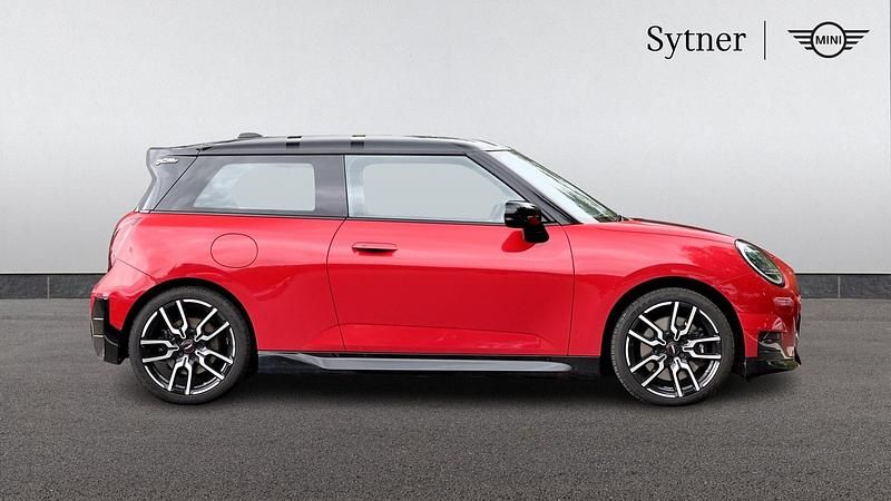 Used Mini Cooper Hatch 133 kW (181 HP) 2024 Red Hatchback