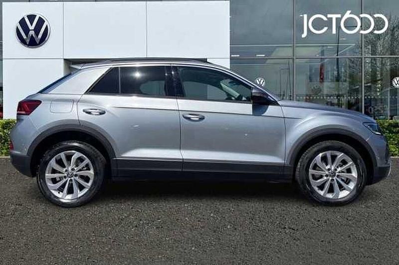 New VW T-Roc 150 HP (110 kW) 2025 SUV