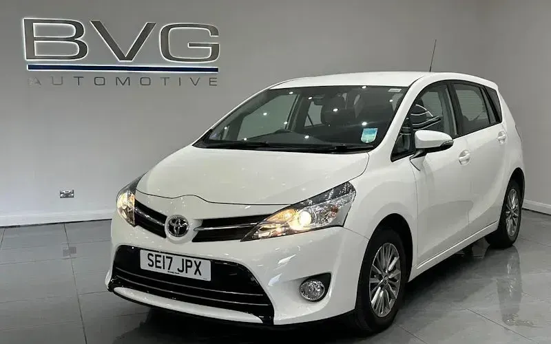 Begagnad Toyota Verso 147 HK (108 kW) 2017 Minibuss