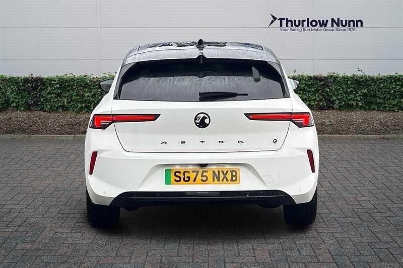 New Vauxhall Astra Ultimate 114 kW (156 HP) 2025 White Hatchback